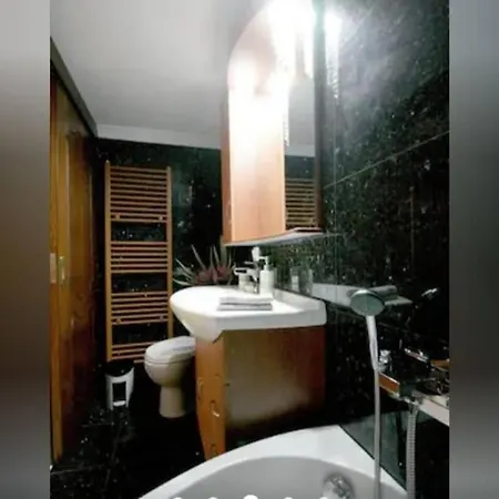 With Premium Facilities דירה חאניה
