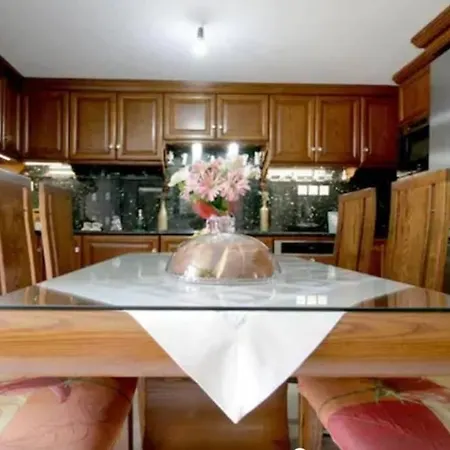 With Premium Facilities Διαμέρισμα *